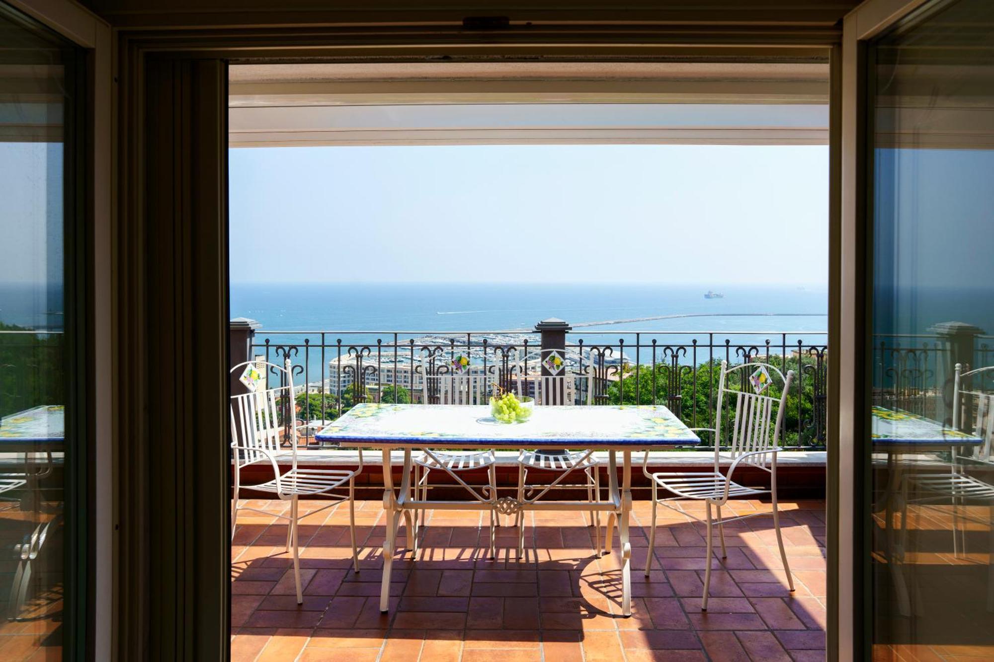 Suite Aphrodite - Exclusive Flat Salerno Exterior photo