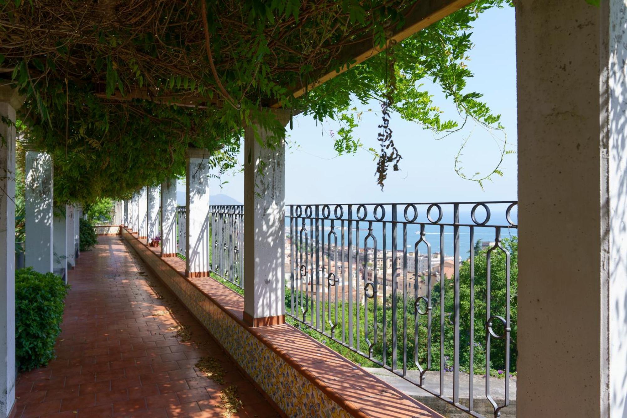 Suite Aphrodite - Exclusive Flat Salerno Exterior photo