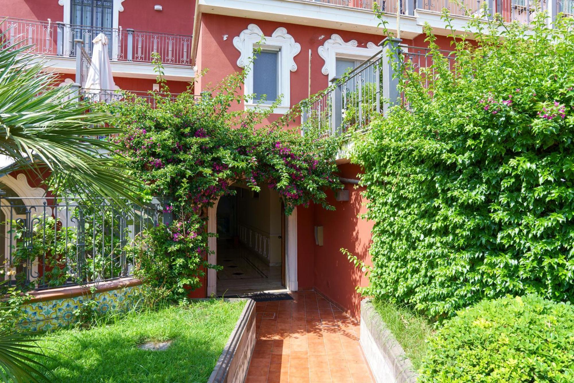 Suite Aphrodite - Exclusive Flat Salerno Exterior photo